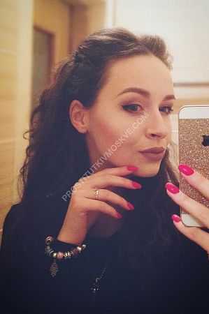 Нина, метро Первомайская