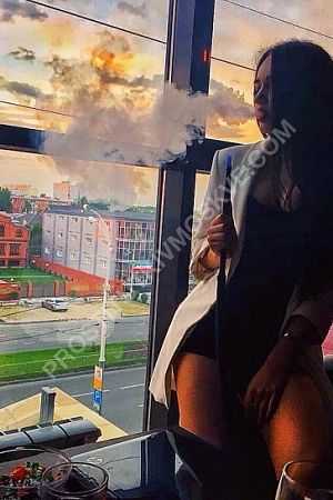 Нина, метро Строгино