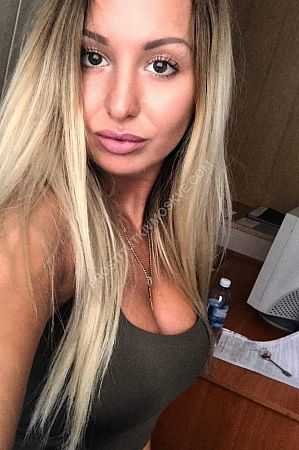 Милана, метро Автозаводская