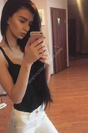 Лера, метро Каширская