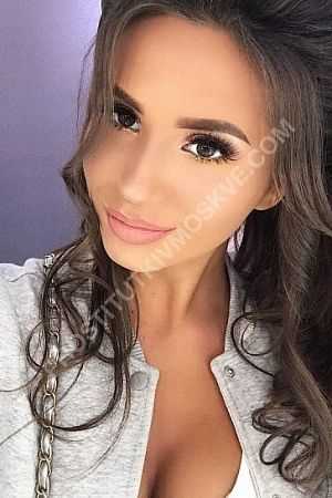 Кира, метро Коломенская