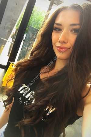 Оксана, метро Чеховская