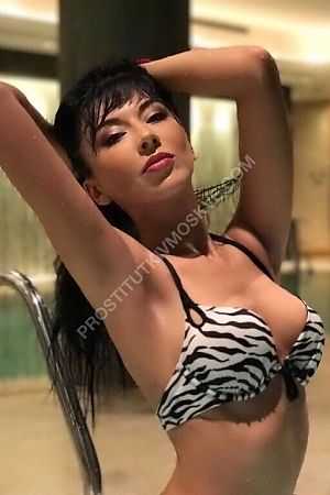 Олеся, метро Улица 1905 года