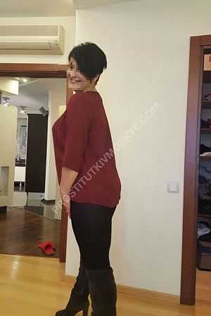 инна, метро Озёрная