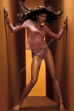 Яна, метро Достоевская