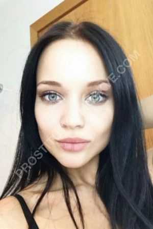 Даша, метро Достоевская