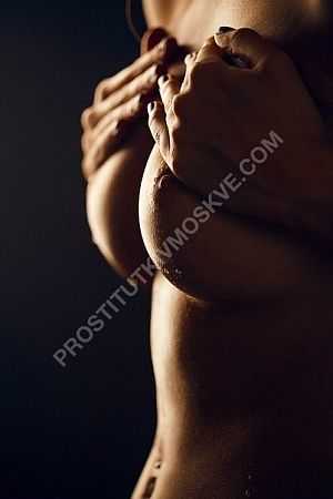 Кира, метро Чкаловская