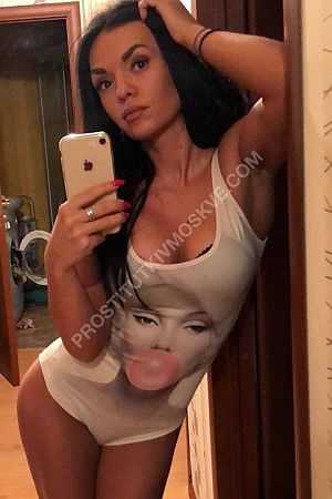 Юля, метро Измайловская