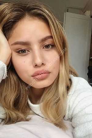 Даша, метро Комсомольская