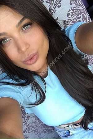 Маша, метро Улица 1905 года