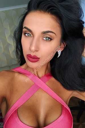 Лора, метро Автозаводская