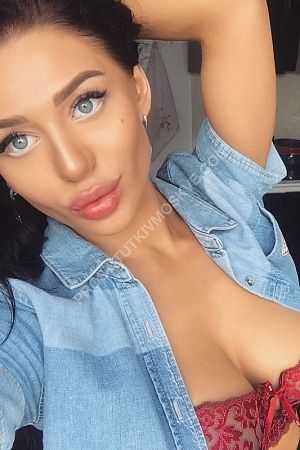 Света, метро Чистые пруды