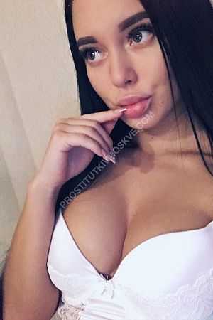 Вика, метро Римская