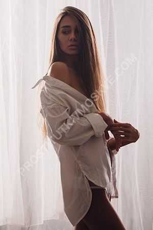 Карина, метро Выхино