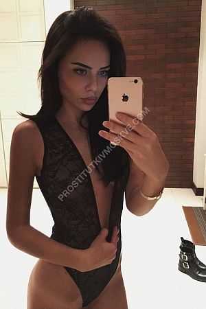 Вика, метро Парк культуры