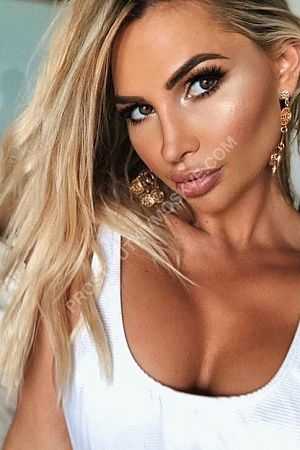 Алина, метро Боровицкая