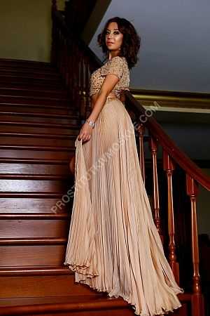 Карина, метро Международная