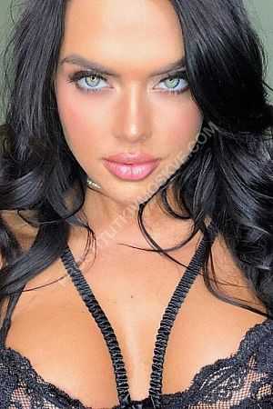 Вика, метро Римская