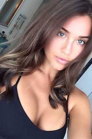 Вика, метро Александровский сад