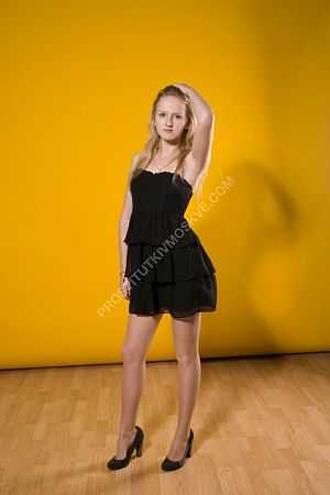 маша, метро Первомайская