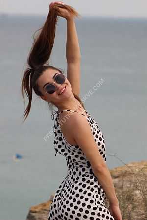 Карина, метро Мякинино