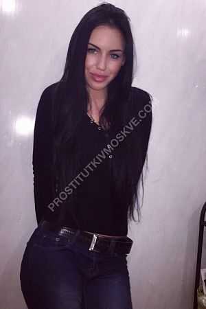 Аня, метро Новопеределкино