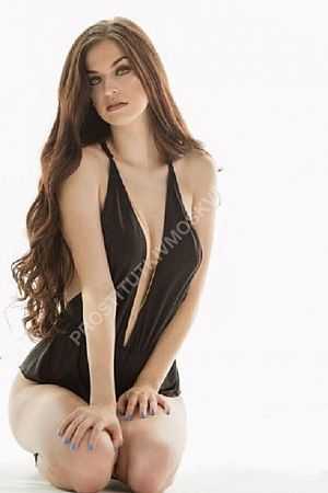 Алина, метро Лесопарковая