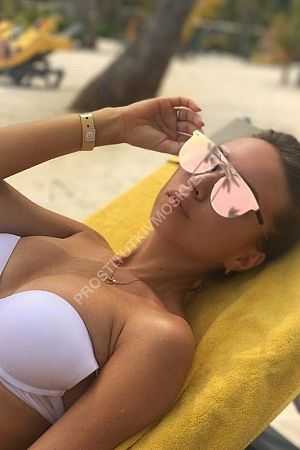 Алина, метро Воробьёвы горы