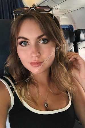 Эля, метро Лужники