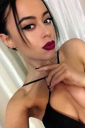 Анеля, метро Шаболовская