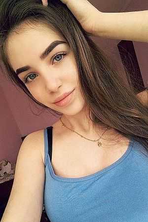 Яна, метро Волжская