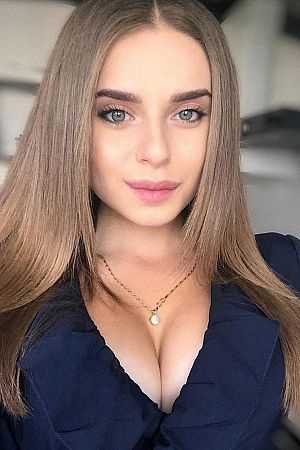 Лена, метро Белокаменная