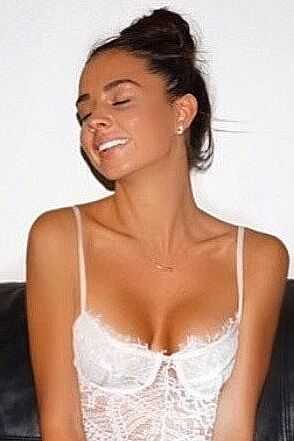 Даша, метро Лесопарковая