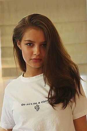 Алёна, метро Алма-Атинская