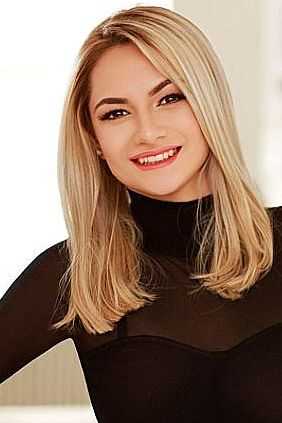 Лина, метро ВДНХ