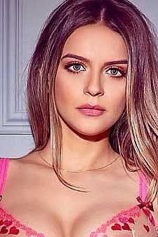 Александра, метро Чкаловская