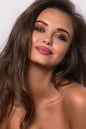 Линда, метро Каширская