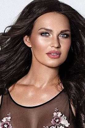 Амина, метро Смоленская