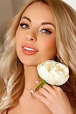 Анюта, метро Чистые пруды