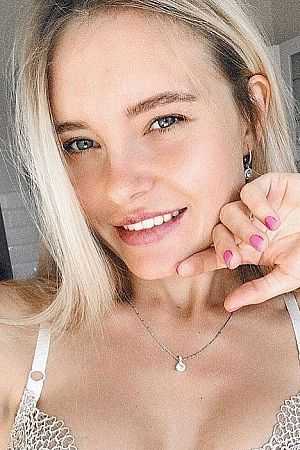 Мариша, метро Мичуринский проспект