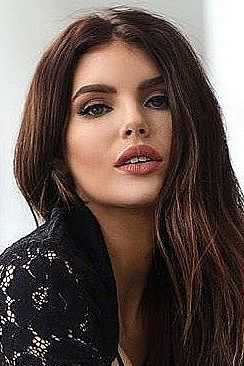 Дарина, метро Менделеевская