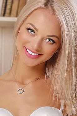 Арина, метро Студенческая