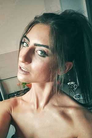 Ника, метро Волжская