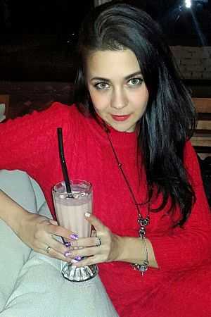 Ника, метро Пионерская