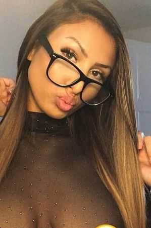 Лариса, метро Улица Старокачаловская