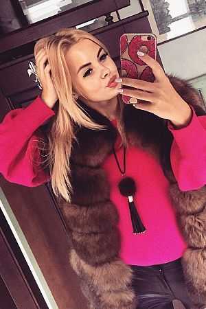 Лариса, метро Трубная