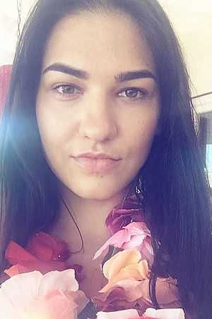 Алла, метро Александровский сад