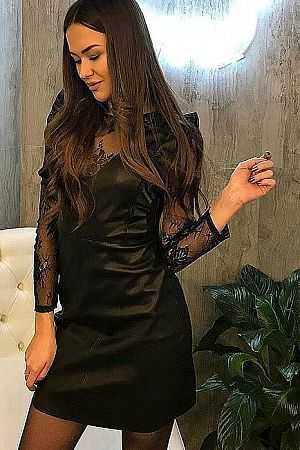 Лариса, метро Новопеределкино