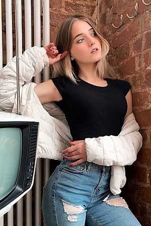 Алиса, метро Боровицкая