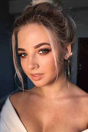 Алиса, метро Ленинский проспект